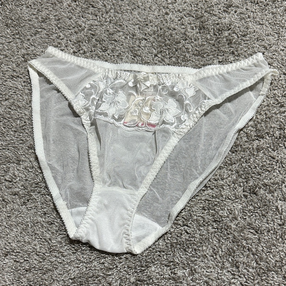 1999 Vintage Victoria’s Secret Sheer Floral Embroidered Panty